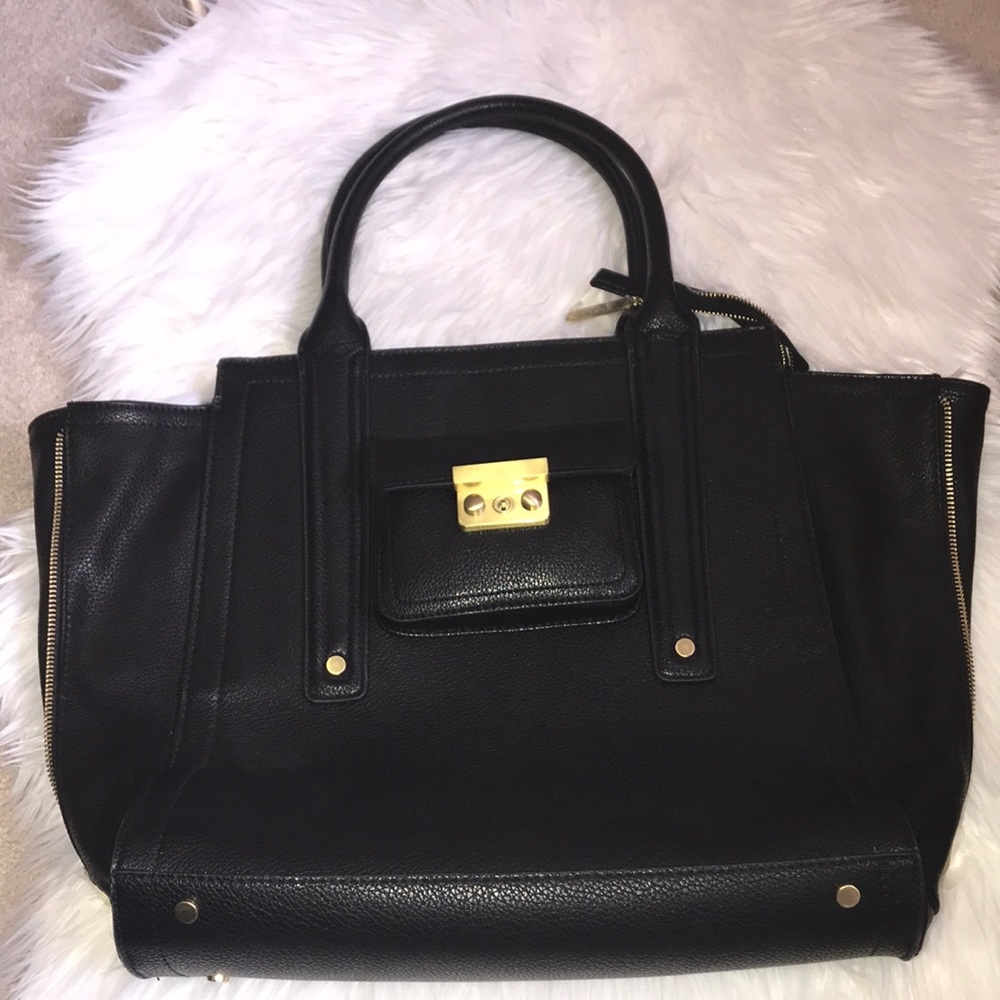 Black tote